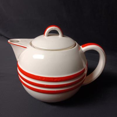 ARTHUR WOOD AND CZECHOSLOVAKIA TEAPOTS
