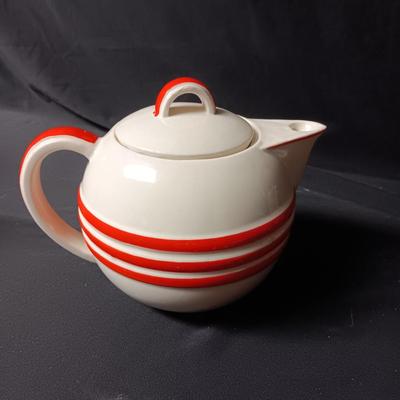 ARTHUR WOOD AND CZECHOSLOVAKIA TEAPOTS