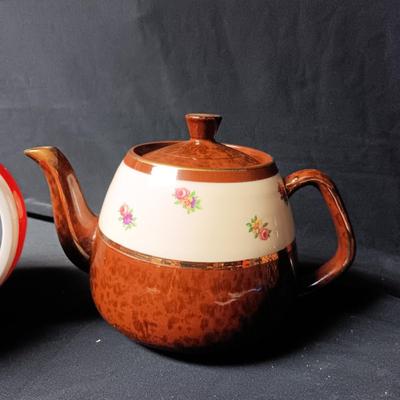ARTHUR WOOD AND CZECHOSLOVAKIA TEAPOTS
