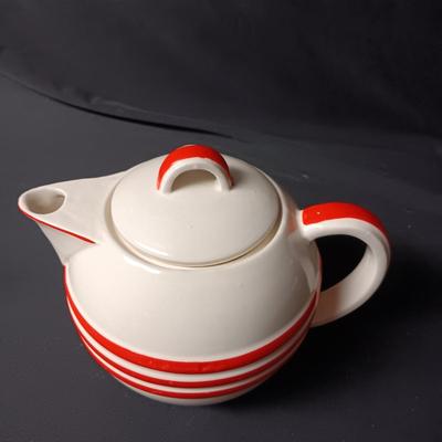 ARTHUR WOOD AND CZECHOSLOVAKIA TEAPOTS