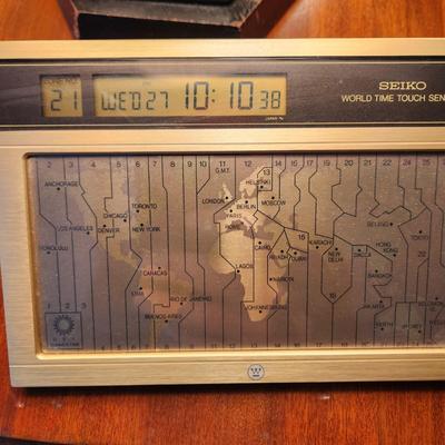 Seiko World Time Touch Screen Day Date Clock Time zones Working