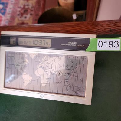Seiko World Time Touch Screen Day Date Clock Time zones Working