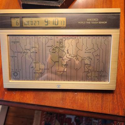Seiko World Time Touch Screen Day Date Clock Time zones Working