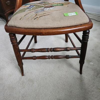 Antique Parlor Chair Duck embroider Seat