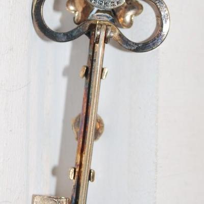 Vintage "Skeleton Key & Stones" Very Stylish Pin "Linc 1/20 12k G.F." 2Â¼" L