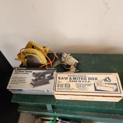 Lot of 4 Tools Black & Decker Saw Sander drill Saw & Mitre box