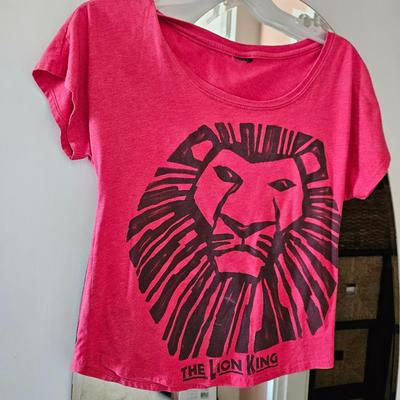 WOMEN'S PINK LION KING TEESHIRT