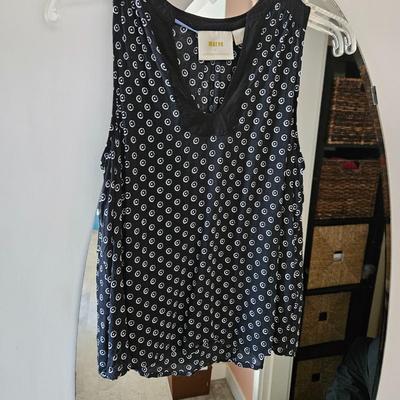 WOMEN'S TEESHIRT BLACK WITH WHITE