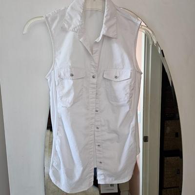 WOMEN'S WHITE BUTTON UP CUT OFF TEESHIRT