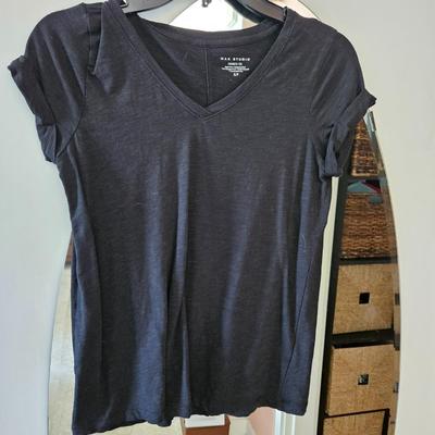 WOMEN'S BLACK TEESHIRT