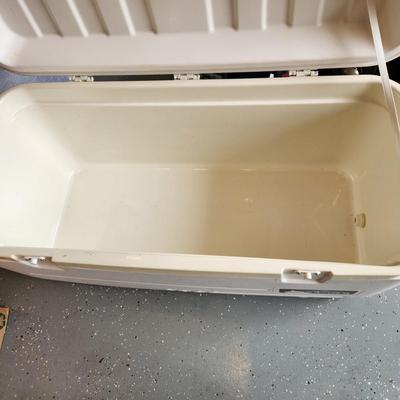 120 QT igloo Ice Cooler Chest