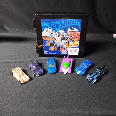 SMALL HOT WHEELS STORAGE BOX W/BATMAN CARS