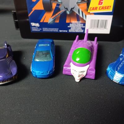 SMALL HOT WHEELS STORAGE BOX W/BATMAN CARS