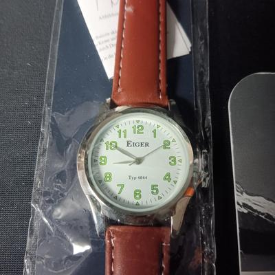 NEW WATCH AND VICTORINOX HALLOWEEN POCKET KNIFE