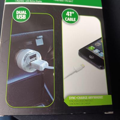 NEW WIRELESS EARBUDS AND DUAL USB CAR CHARGER