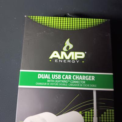 NEW WIRELESS EARBUDS AND DUAL USB CAR CHARGER