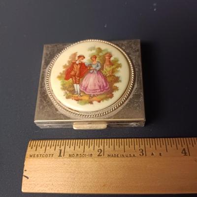 VINTAGE MIRROR & POWDER COMPACT