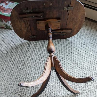 Well Made Antique Drop Leaf End Table