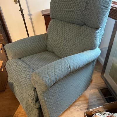 La-Z-Boy Recliner (LR-DW)