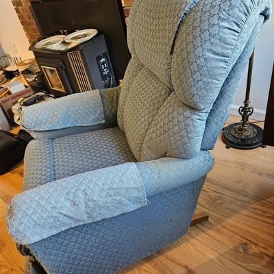 La-Z-Boy Recliner (LR-DW)