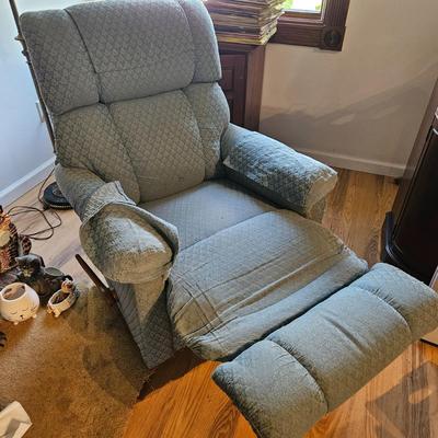 La-Z-Boy Recliner (LR-DW)