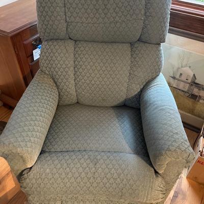 La-Z-Boy Recliner (LR-DW)