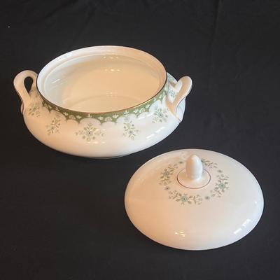 â€œAshmontâ€ Royal Doulton Fine China Set (DR-DZ)