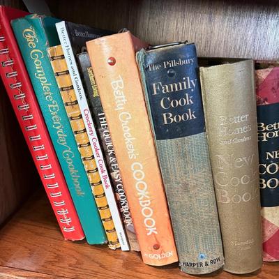 Large Collection of Vintage Cookbooks (D-MK)