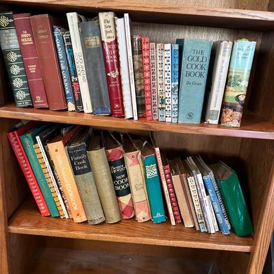 Large Collection of Vintage Cookbooks (D-MK)