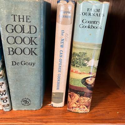 Large Collection of Vintage Cookbooks (D-MK)