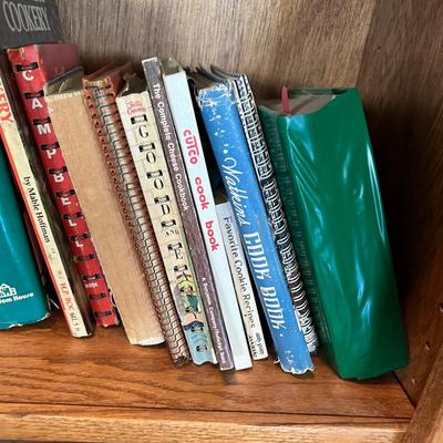 Large Collection of Vintage Cookbooks (D-MK)