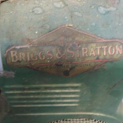 Vintage Briggs & Stratton Model #8