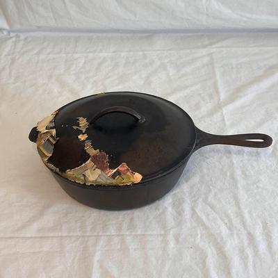 Old Collectible Cast Iron Wagner Ware Skillets and More (DR-DZ)