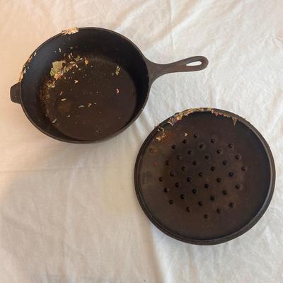 Old Collectible Cast Iron Wagner Ware Skillets and More (DR-DZ)