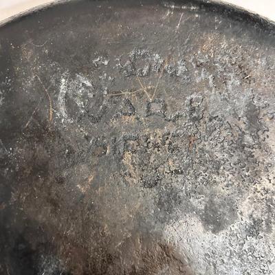 Old Collectible Cast Iron Wagner Ware Skillets and More (DR-DZ)