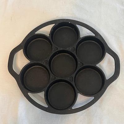 Assortment of Cast Iron Kitchenware (DR-DZ)