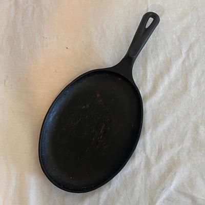 Assortment of Cast Iron Kitchenware (DR-DZ)