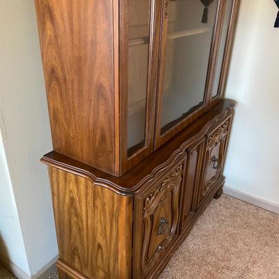 Hutch / China Cabinet