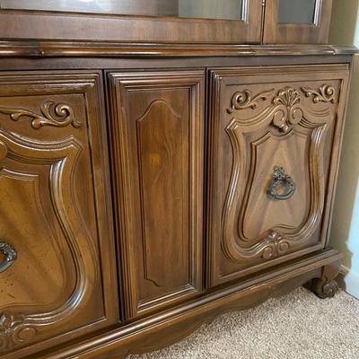 Hutch / China Cabinet