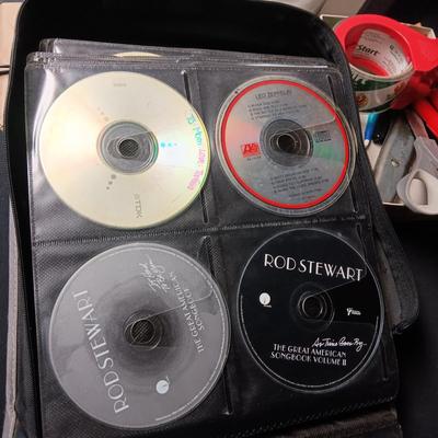 LARGE 3 RING CASE FULL OF A VARIETY OF MUSIC ON DISC