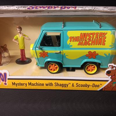 NIB DIE-CAST SCOOBY-DOO! MYSTERY MACHINE WITH SHAGGY & SCOOBY-DOO