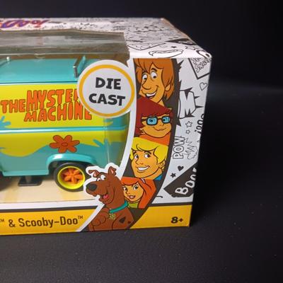 NIB DIE-CAST SCOOBY-DOO! MYSTERY MACHINE WITH SHAGGY & SCOOBY-DOO