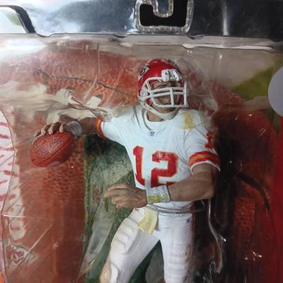 NEW KC RICH GANNON AND NY JETS CHAD PENNINGTON ACTION FIGURES