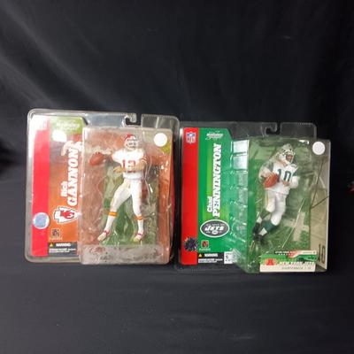 NEW KC RICH GANNON AND NY JETS CHAD PENNINGTON ACTION FIGURES