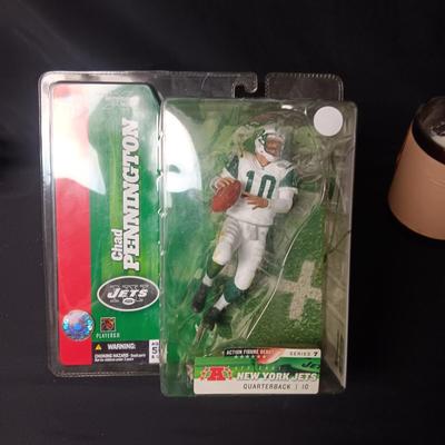 NEW KC RICH GANNON AND NY JETS CHAD PENNINGTON ACTION FIGURES