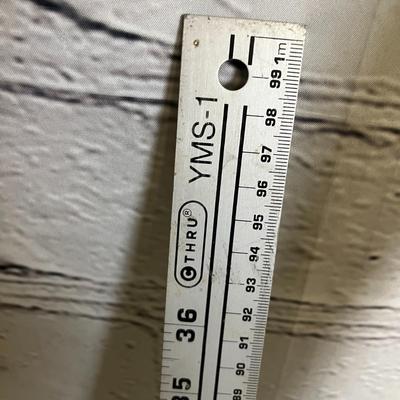 2 Measurement Sticks