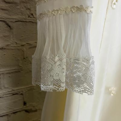 Vintage Wedding dress / Wedding Gown & veil