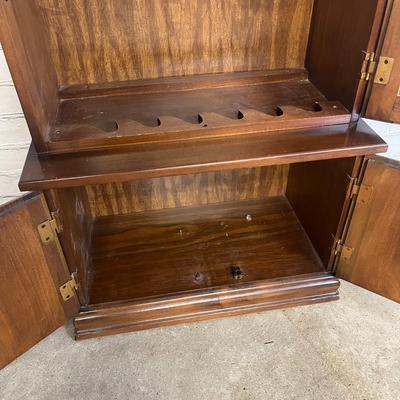 Wood gun cabinet with locks