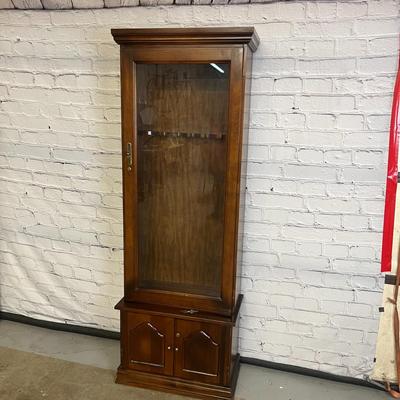 Wood gun cabinet with locks