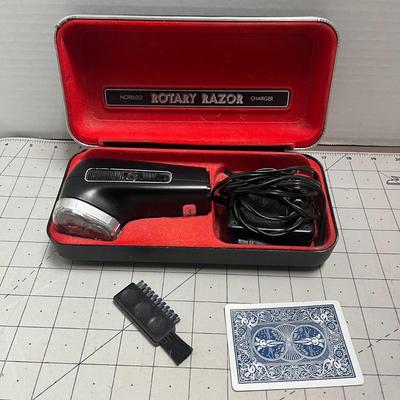 Norelco Rotary Triple Head Electric Razor Model HP 1308